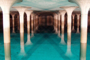 Das Bild zeigt den Wasserbehälter Amstetten von der Landeswasserversorgung.