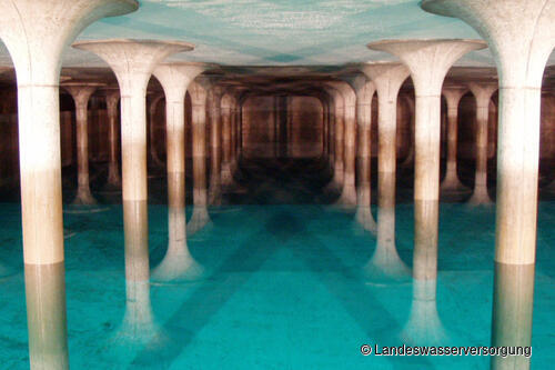 Das Bild zeigt den Wasserbehälter Amstetten von der Landeswasserversorgung.