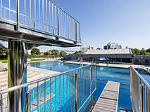 Sprungtürme im Hallen-Freibad-Berkheim